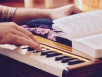 Co to  jest kirtan